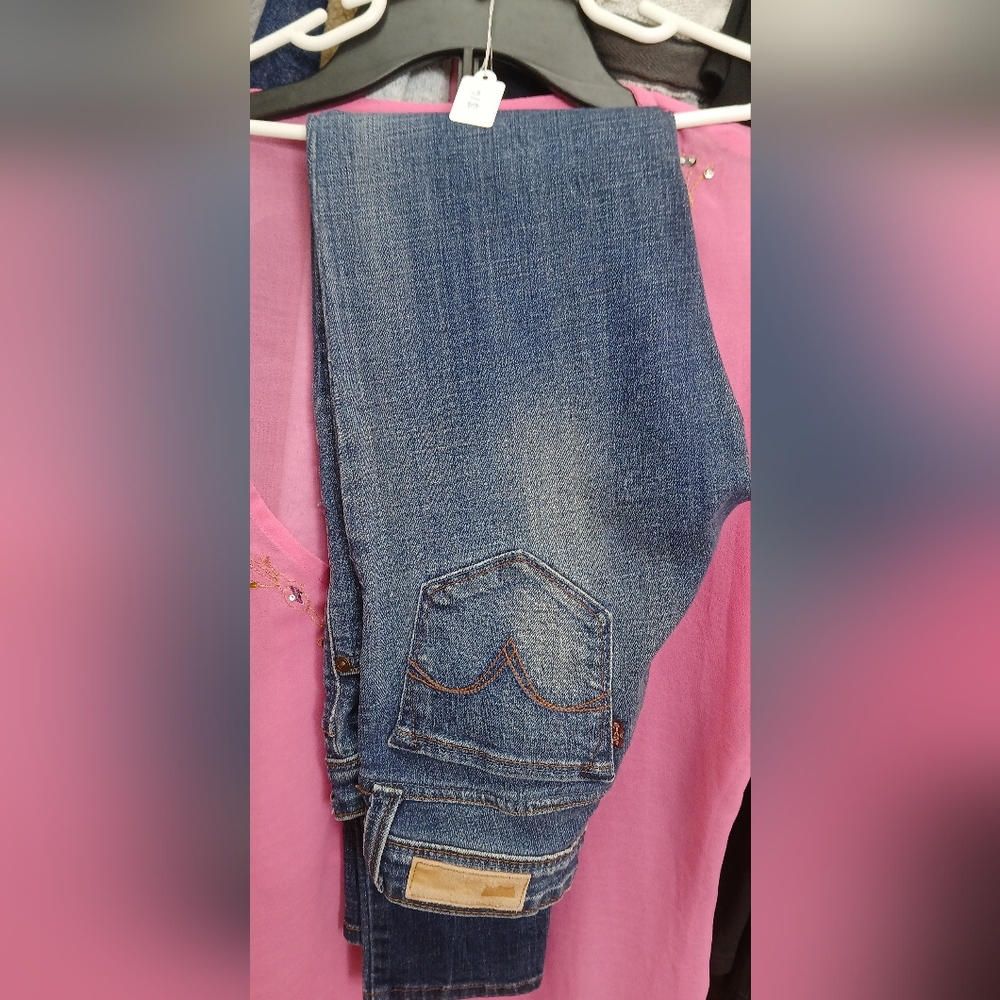 Levi's Blue Cropped Ankle Jeans Medium Wash